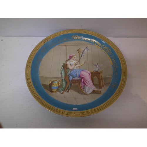 280 - A large continental salver - 32mD