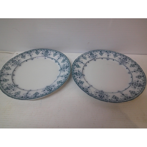 343 - Two blue and white plates