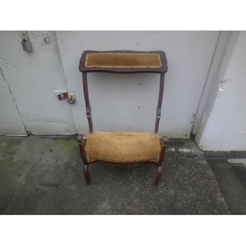 347 - An Edwardian Metamorphic seat / kneeler - 61cmW x 80cmH