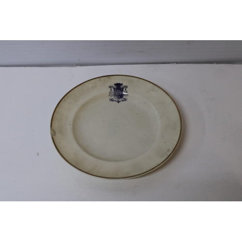 418 - A 3rd period Belleek plate with crest 17.5cmD, damaged