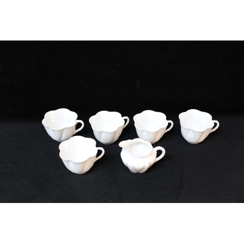 188 - Six pieces of Shelley fine bone china