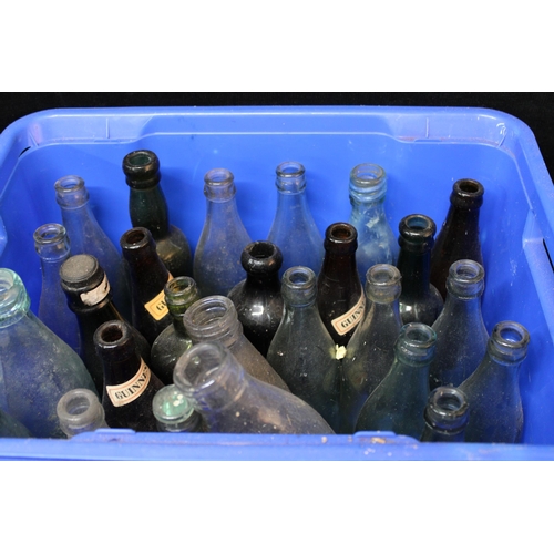 173 - A of box of 26 assorted bottles