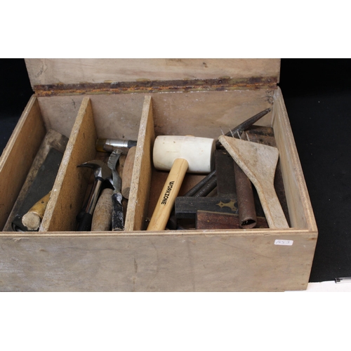 257 - A box of tools