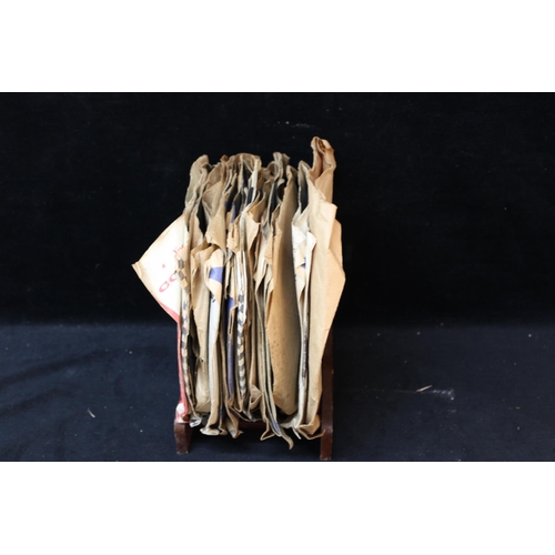 259 - A rack of '78' records