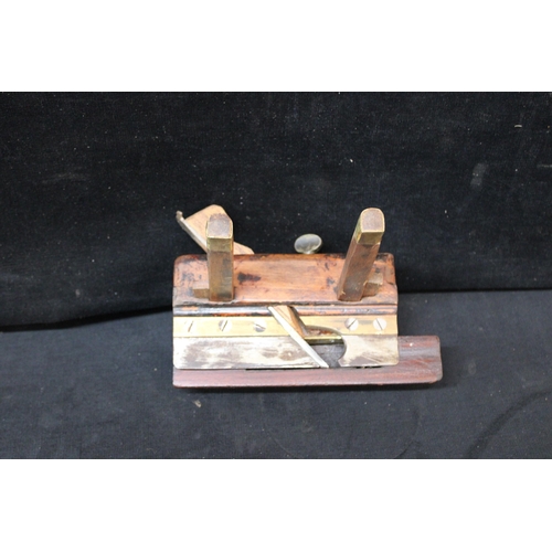 16 - A Victorian wood working tool by N. Gretton 22cmW X 20cmH