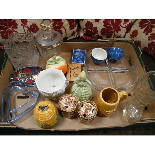 325 - A box & contents