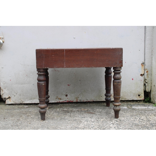 44 - A Victorian commode 55cm X 35cm X 47cmH