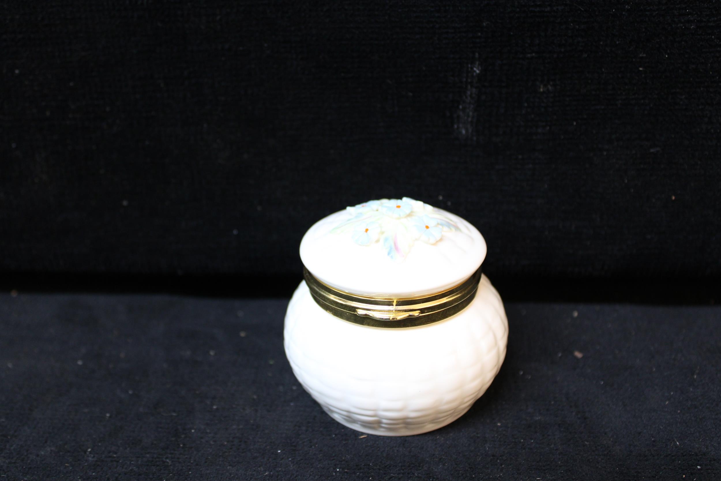A Belleek, flowers of the month trinket pot - April, Forget me nots - 6 ...