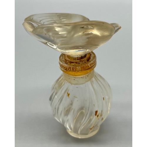 76 - Vintage Lalique dove perfume bottle for Nina Ricci. [7cm high]