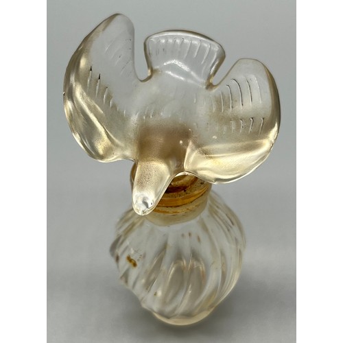 76 - Vintage Lalique dove perfume bottle for Nina Ricci. [7cm high]