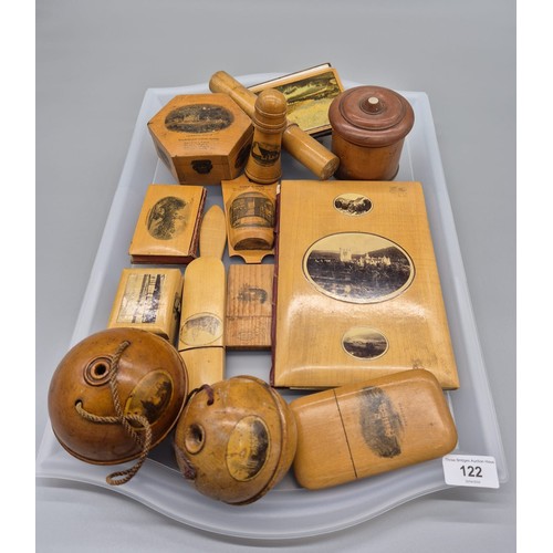 122 - Tray of various Mauchline ware; Balmoral Castle blotter, Sewing thread bobbins, Interior of Burns co... 