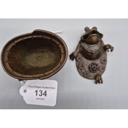 134 - Chinese bronze Fengshui golden toad spitter coin tub. [7cm high]