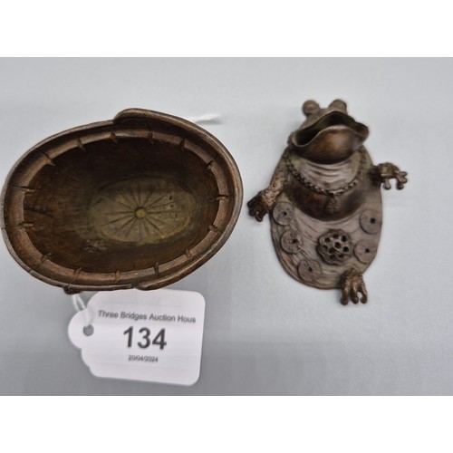 134 - Chinese bronze Fengshui golden toad spitter coin tub. [7cm high]