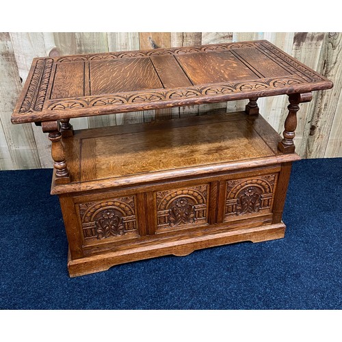 319 - Edwardian oak Monk's Bench/ hall seat/ settle made from solid oak. This bench can be transformed int... 