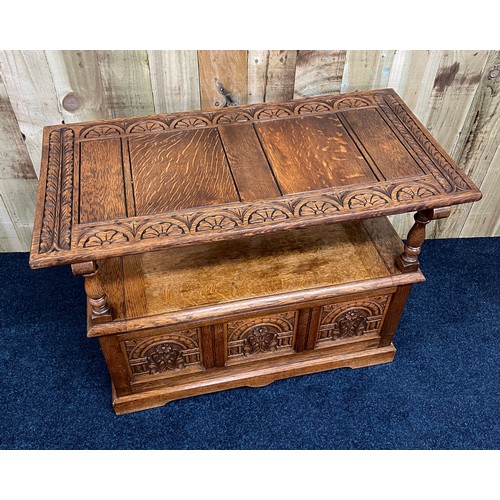 319 - Edwardian oak Monk's Bench/ hall seat/ settle made from solid oak. This bench can be transformed int... 