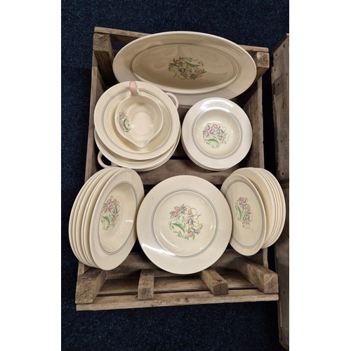 495 - Crate of Susie Cooper dinner service.