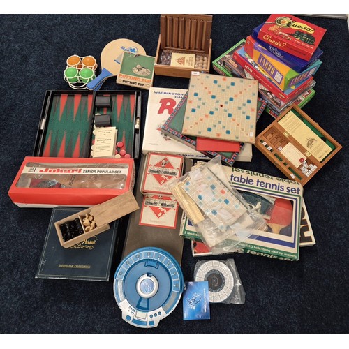 494 - A Collection of vintage board games and others; Jokari Senior popular set, Monopoly, Scrabble, Risk,... 