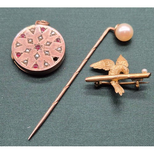 14 - Three antique pieces of jewellery; 9ct gold bird design brooch, 9ct pink gold and single pearl pin a... 