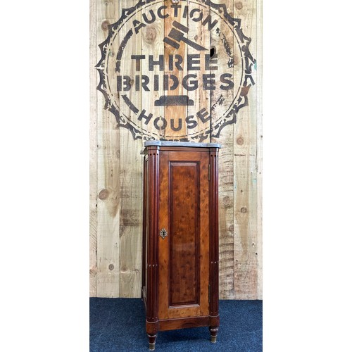 348 - Mahogany collectors cabinet with shaped marble top from the Victorian era. The panelled sides and fr... 