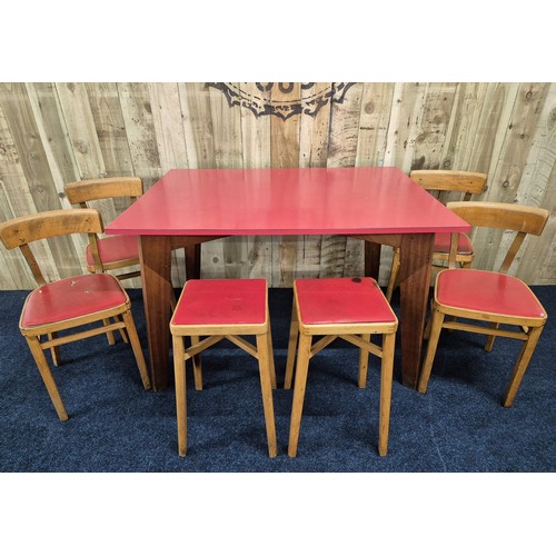 316 - Mid century Red Formica top kitchen table, four chairs and two stools. [Table- 78x121x91cm]