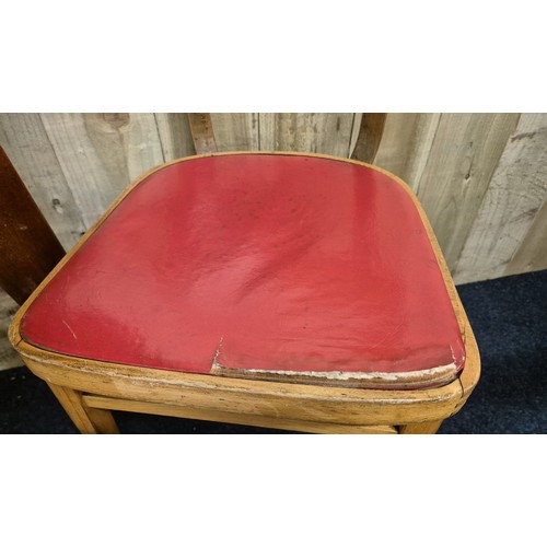 316 - Mid century Red Formica top kitchen table, four chairs and two stools. [Table- 78x121x91cm]