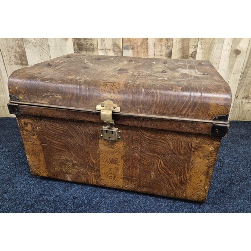 312 - Antique metal bound travel trunk. [50x75x56cm]