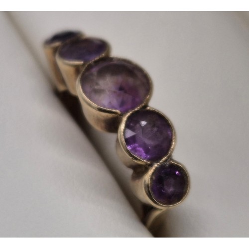 121 - 22ct yellow gold ring set with 5 round cut Amethyst gem stones. [4.85grams] [Ring size O]