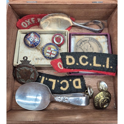 136 - Tub of mixed costume jewellery; Victory Corona Cigar box, Coronation medallion, Various patches and ... 