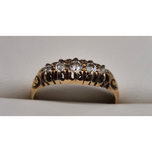 123 - Antique 18ct yellow gold and diamond stone ring. Set with five varying sized round cut diamonds. [Ri... 