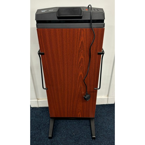 500 - Corby 7700 trouser press.