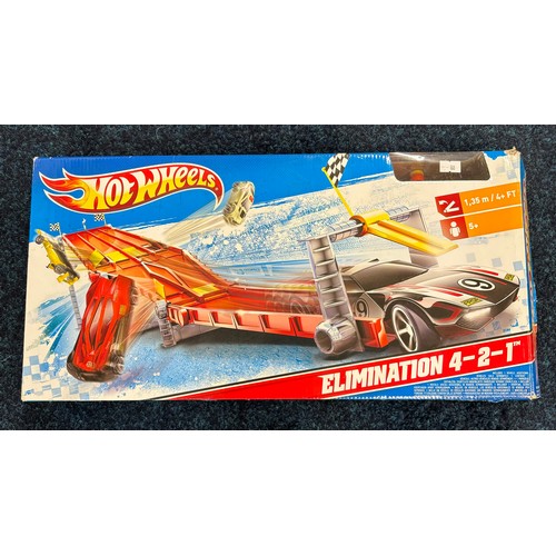 501 - Hot Wheels Elimination 4-2-1 model.