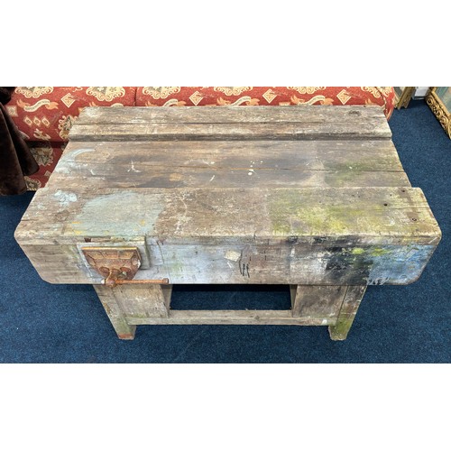 473 - Vintage wooden joiners bench with vice attached. [79x137x83cm]