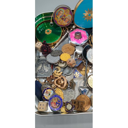 42 - Tin of collectables; Sekonda Automatic 27 jewels watch, Orientex 5 17 jewels watch, Stratton Compact... 