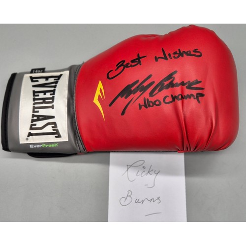 106 - Signed Ricky Burns boxing glove.Scottish professional boxer. He is one of only three British boxers ... 