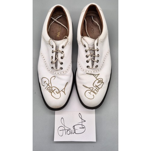 262 - A pair of FJ ICON golf shoes owned and signed by Ian Poulter, Comes with a hand signed card. Ian Pou... 