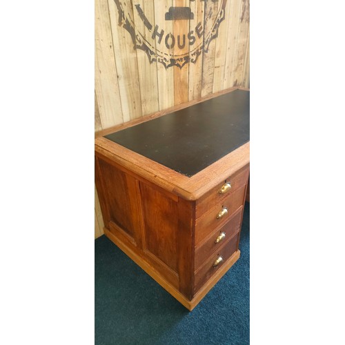 195 - 19th century oak knee hole partners desk. Rectangular and black leather top, Four drawers down each ... 