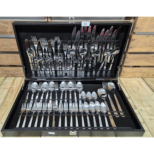 325 - As New Modern canteen of cutlery in fitted display box