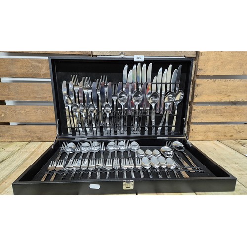 325 - As New Modern canteen of cutlery in fitted display box