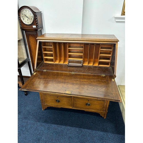 201 - Antique light oak six drawer writing bureau, interior having various pigeon hole storage [99.5x91.5x... 