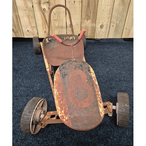 352 - Vintage child's speed light tin plate pedal car [Needs attention]