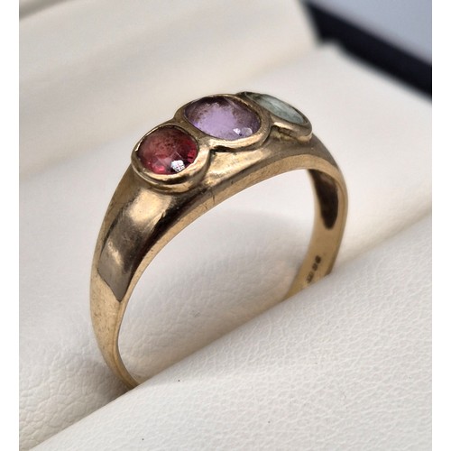 9 - Export London 9ct yellow gold ring fitted with three various gem stones, Oval form- Garnet, Amethyst... 