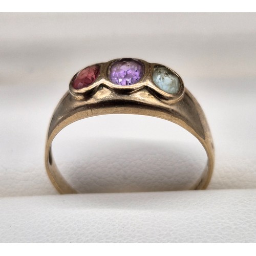 9 - Export London 9ct yellow gold ring fitted with three various gem stones, Oval form- Garnet, Amethyst... 