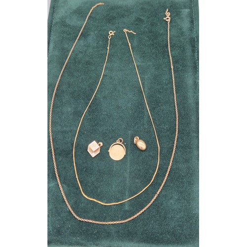 13 - A Selection of 9ct yellow gold and 14ct yellow gold jewellery; 9ct gold coffee bean and 