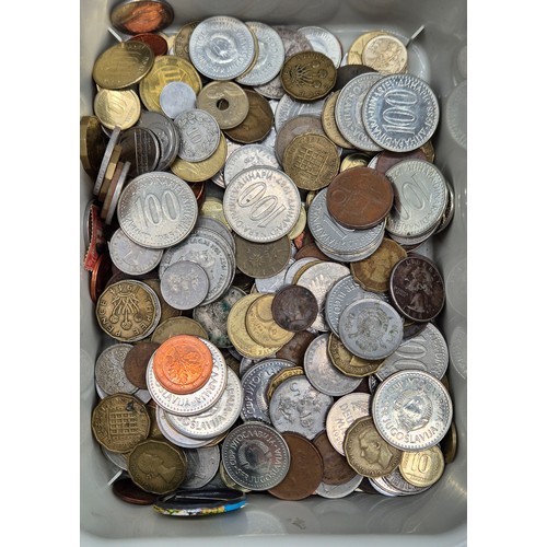 38 - Tub of mixed world coins.