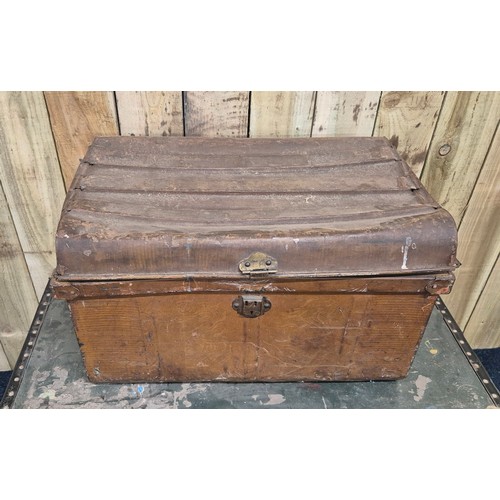 299 - Vintage large travel trunk together with vintage metal trunk