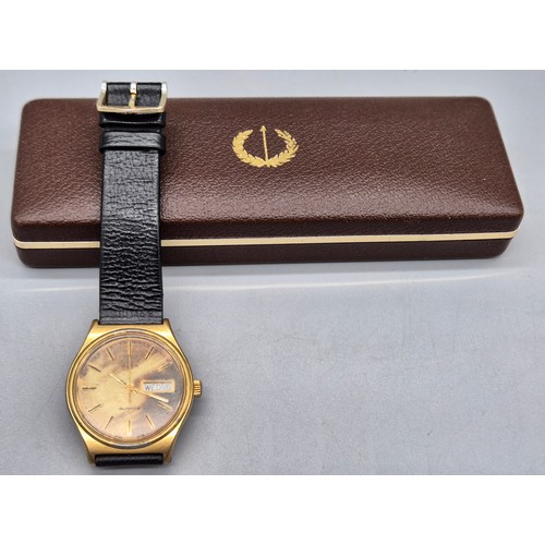 95 - Vintage Avia gents quartz watch with box.