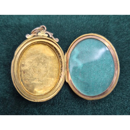 17 - Antique Chester 9ct yellow gold ornate engraved locket [4.73grams]