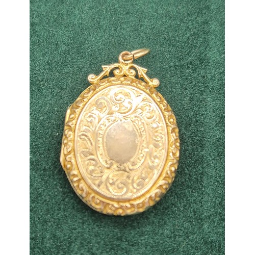 17 - Antique Chester 9ct yellow gold ornate engraved locket [4.73grams]
