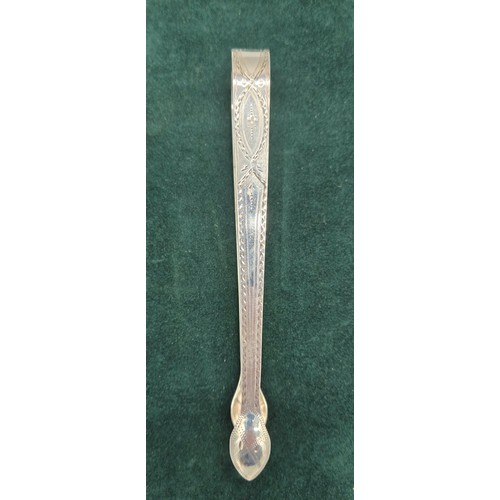 32 - Georgian silver sugar tongs. [14cm length] [33.32grams]