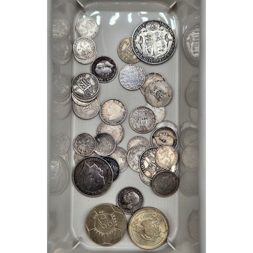 39 - A Collection of mixed silver coins and Two vintage two pound coins; 1923 half crown, Six pences, Que... 